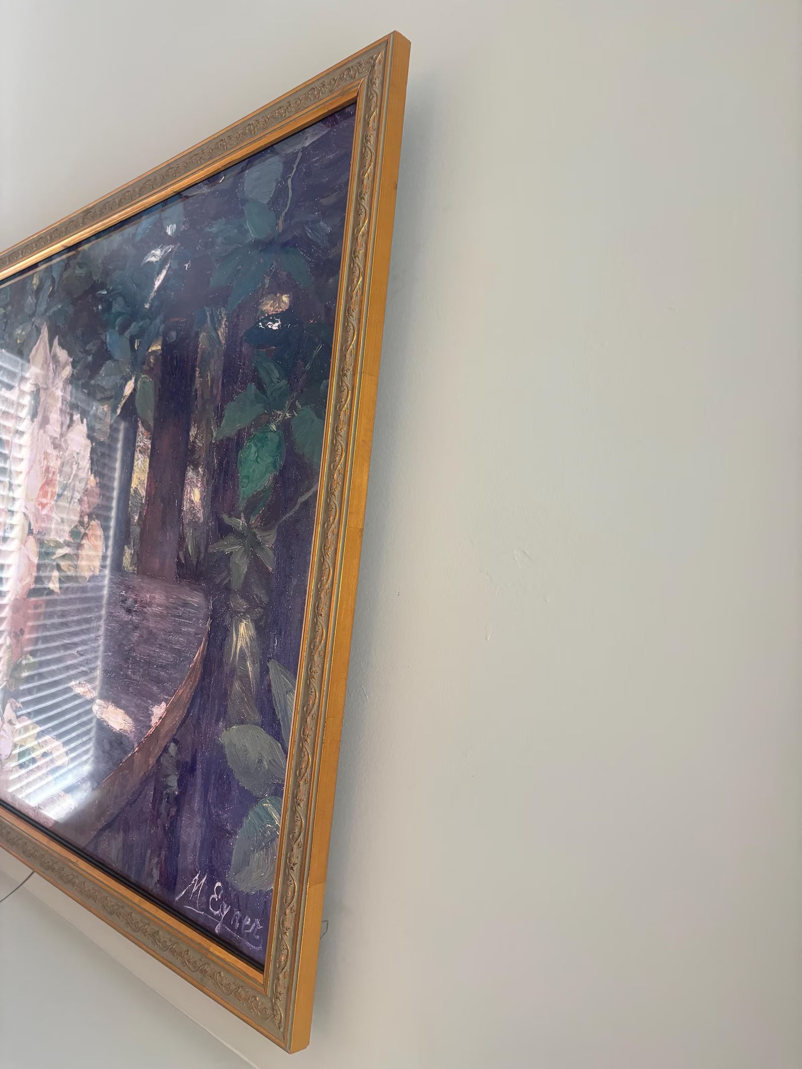 'The Phoebe' TV Frame